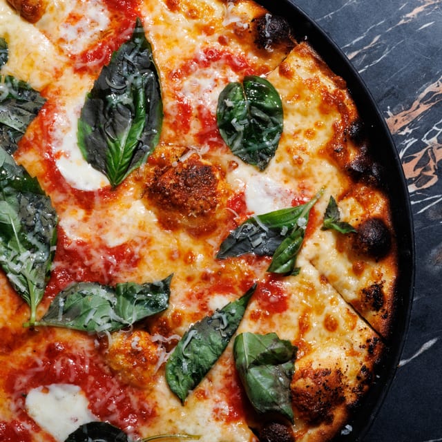 Margherita Pie (Large 18").