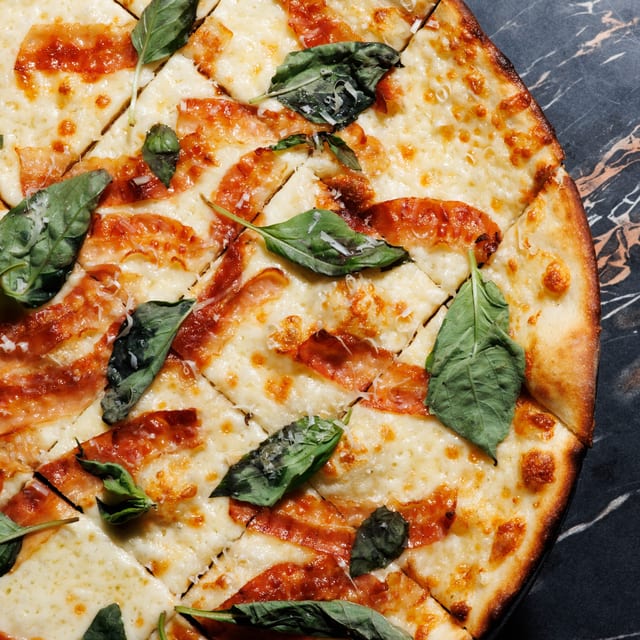 Bacon on White Pie (Large 18").